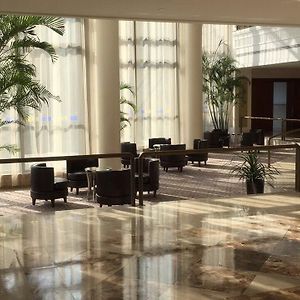 Deluxe Queen Suite